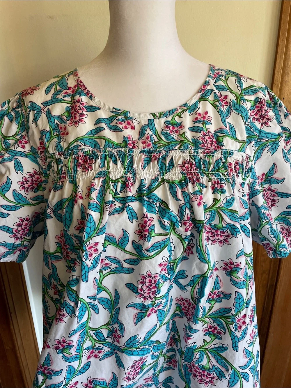 J. CREW Puff Sleeve White Smocked Floral Blouse with Teal & Pink Print XL